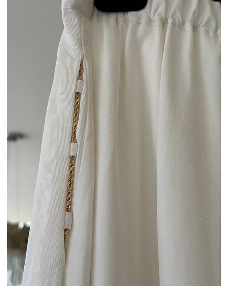 Kocca — Saia branca comprida (Detalhe)